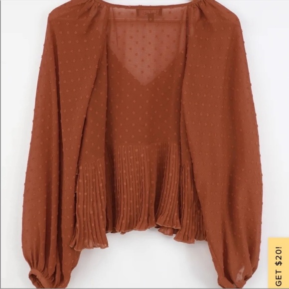 NWT Lulu’s Thrills and Frills Swiss Dot Ruffled Top - Picture 4 of 15